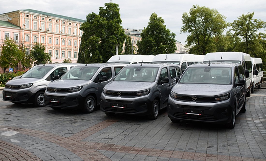 Громадам дали авто для соціального таксі: у списку є і Чернігівщина