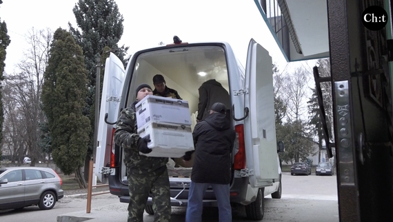 Чернігівській райлікарні благодійники передали важливий гуманітарний вантаж