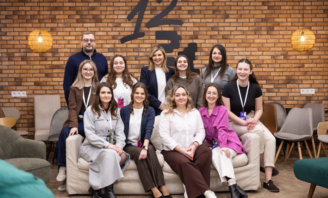 Молодіжний простір «12–21»: перша леді зустрілася з підлітками в Чернігові