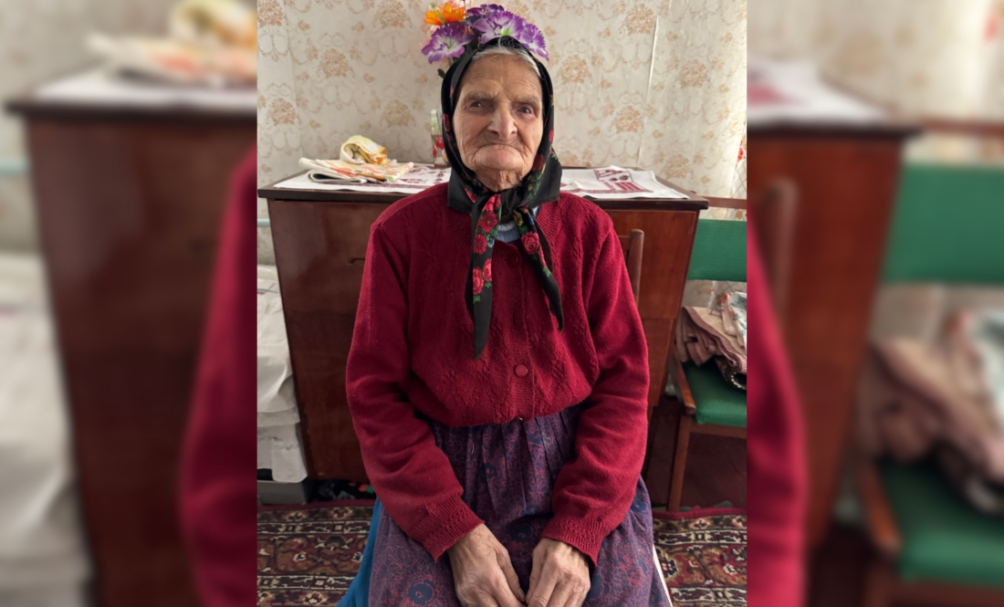 Жінка у сто років і картоплю вибирає, і співає, і чарку підняла за здоров’я