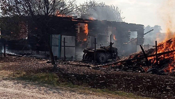 Ворожі снаряди знищили ще одне домогосподарство у прикордонному селі на Чернігівщині