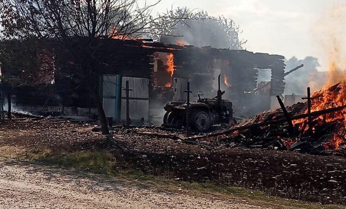 Ворожі снаряди знищили ще одне домогосподарство у прикордонному селі на Чернігівщині