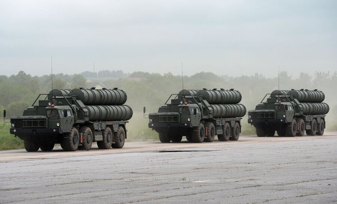 До білорусі почастішали вантажні літаки армії рф і привезли нову зброю