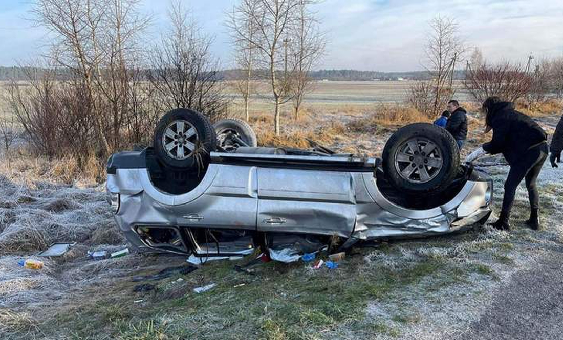 ДТП на Чернігівщині: перекинувся позашляховик Mitsubishi Pajero