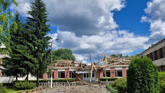 Удари по Чернігівщині: поранені люди, знищений ліцей