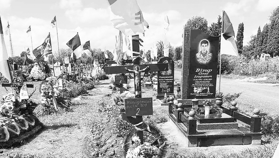 На кладовищі Ніжина чотири неопізнані могили воїнів