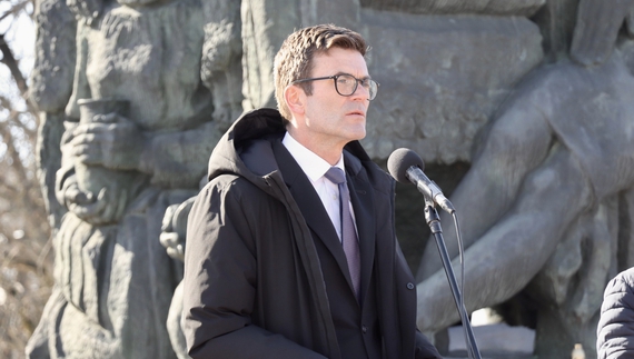 Надзвичайний і Повноважний Посол Федеративної Республіки Німеччина в Україні Гайко Томс у Корюківці. 1 березня 2026 року