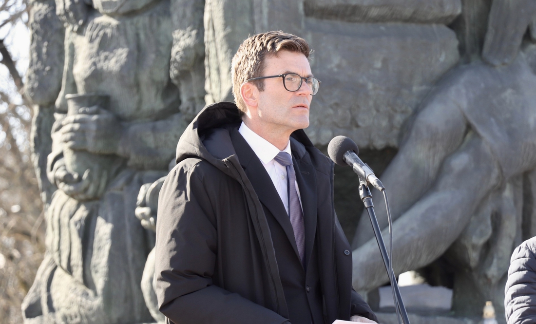 Надзвичайний і Повноважний Посол Федеративної Республіки Німеччина в Україні Гайко Томс у Корюківці. 1 березня 2026 року