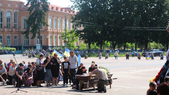 На Чернігівщині в останню путь провели трьох загиблих бійців