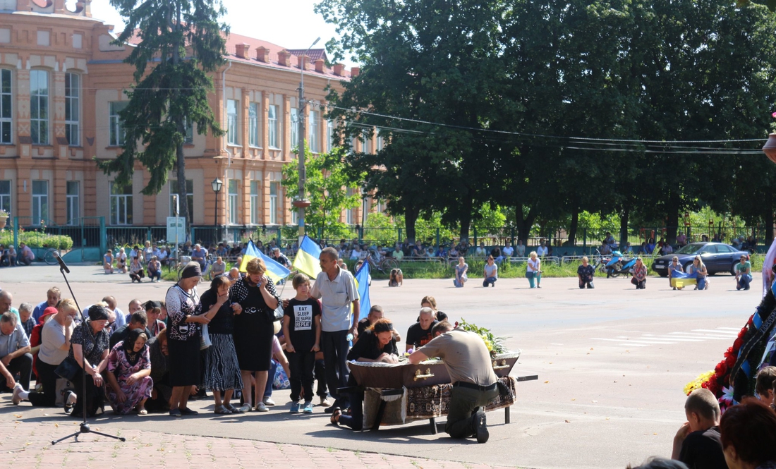 На Чернігівщині в останню путь провели трьох загиблих бійців