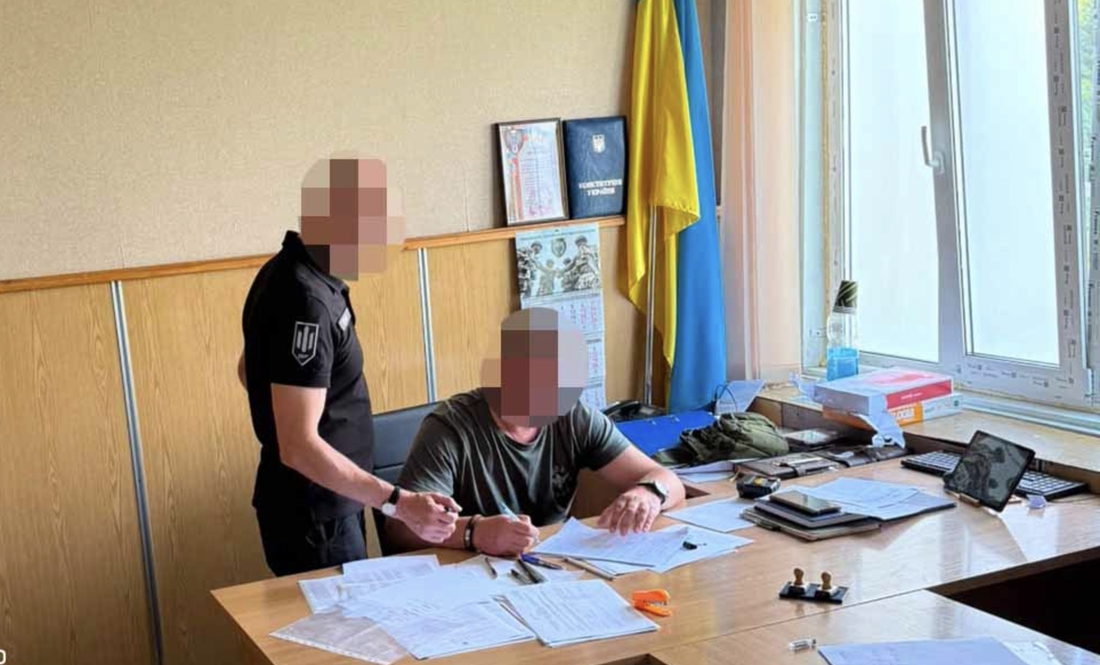Під час слідчих дій. Фото ДБР