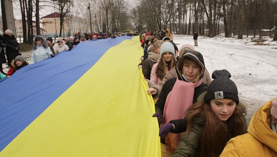 Гончарівське передасть 100-метровий український стяг іншим громадам на знак єднання