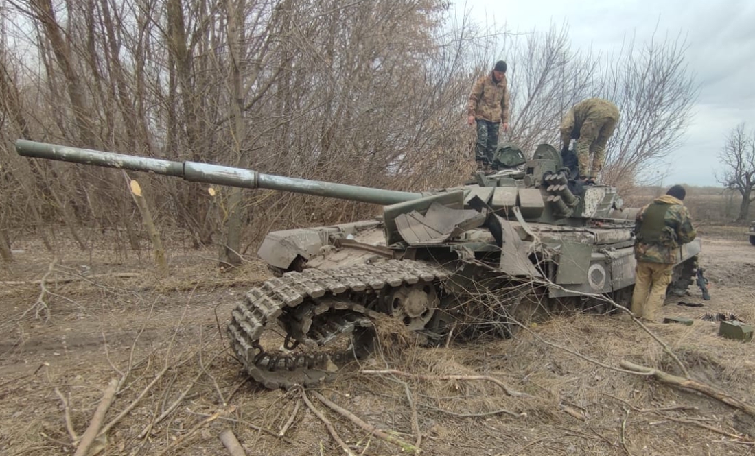 Оборонці Чернігова показали знищену за добу російську техніку