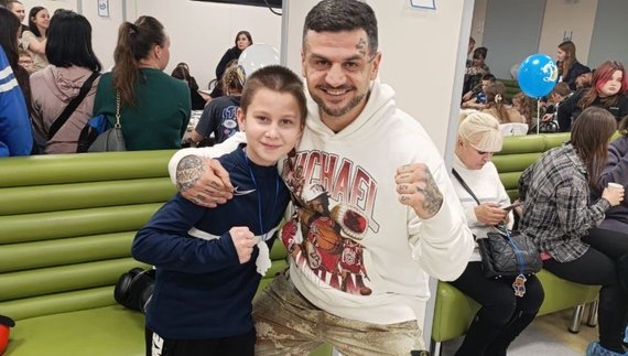 Юний боксер лікується в "Охматдиті" після обстрілу прикордонного міста