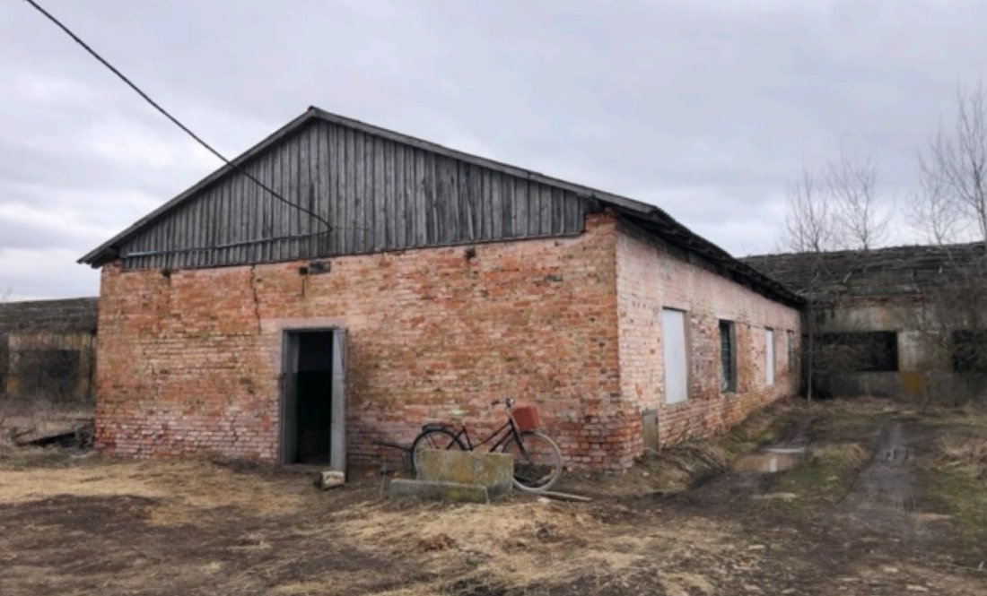 На Чернігівщині через борги виставили на аукціон молочний блок