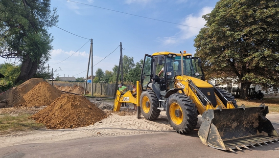 На самому прикордонні Чернігівщини будують водогін між обстрілами