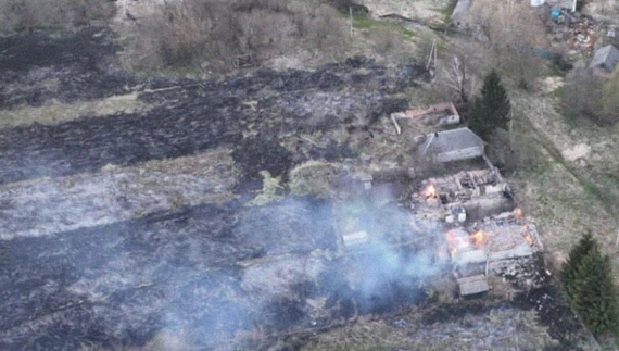 Знищене обстрілами: як виглядає село в чернігівському прикордонні