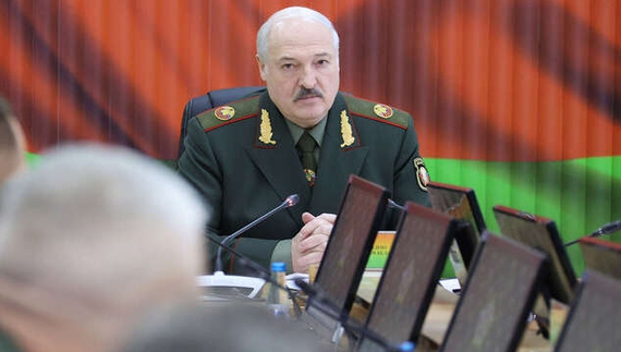Лукашенко розказав про 400-500 українських біженців, які щодня прибувають в білорусь