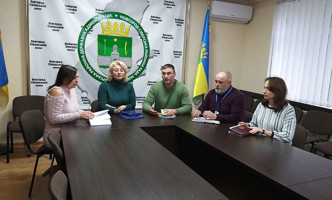 У Новгород-Сіверському районі тепер можна отримати документи, які посвідчують особу громадянина України - запрацювала ДМС