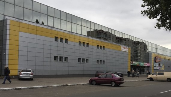 Торговельний центр в Чернігові. Фото з відкритих джерел