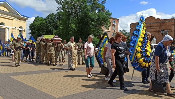 На Чернігівщині поховали воїнів, які загинули у Донецькій та Кіровоградській областях