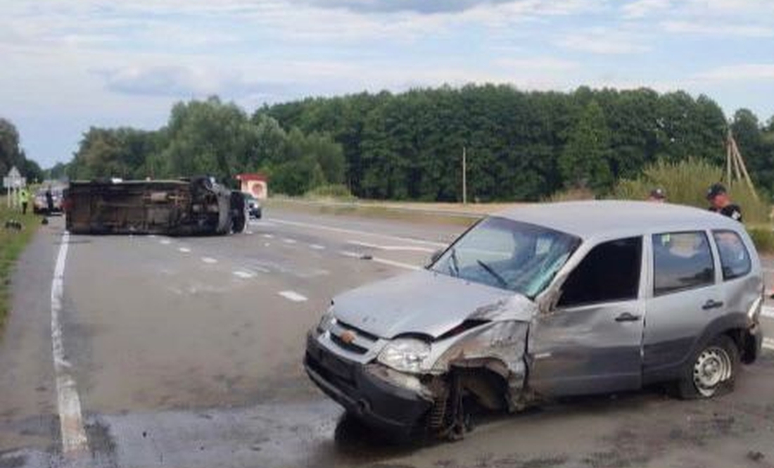 На Чернігівщині у ДТП постраждало 14 людей, серед них — двоє дітей