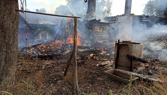 Обстріли некерованими ракетами та спалені будівлі: ситуація на прикордонні Чернігівщини за добу 3 жовтня