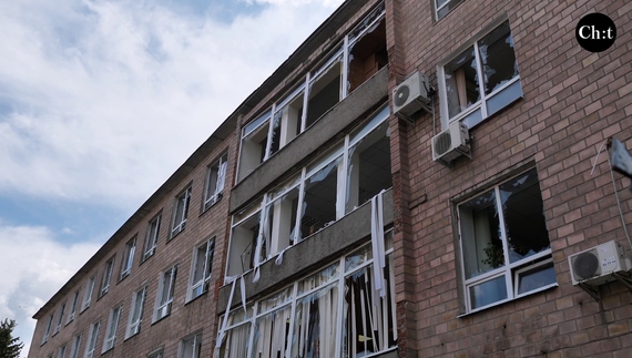 Від удару в адмінбудівлю також було пошкоджено університет