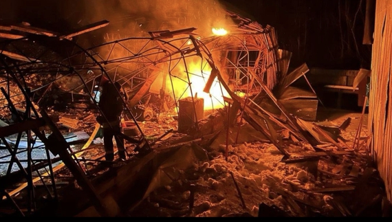 Масштабна пожежа: російські дрони ударили по Чернігівщині. ФОТО