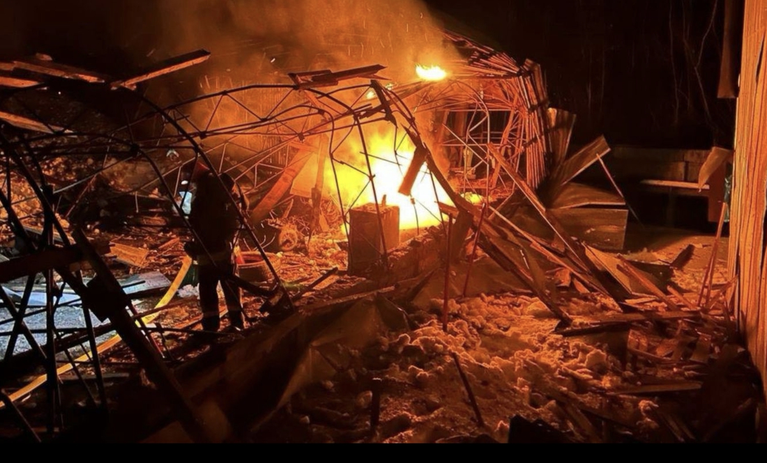 Масштабна пожежа: російські дрони ударили по Чернігівщині. ФОТО