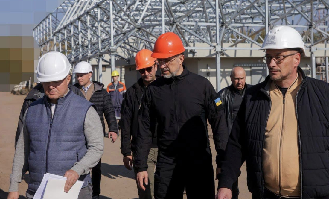 Урядовцям показали, як на Чернігівщині посилюють захист 14 електропідстанцій