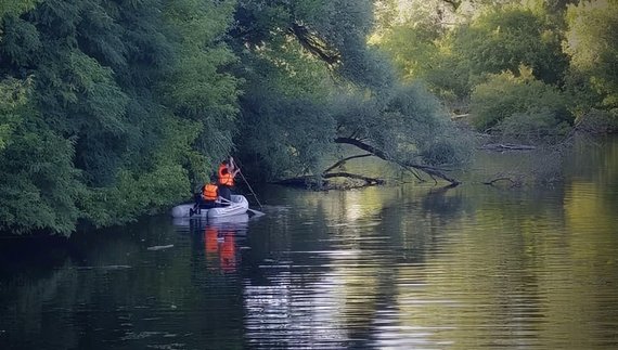 У Чернігові з річки Стрижень дістали тіло чоловіка