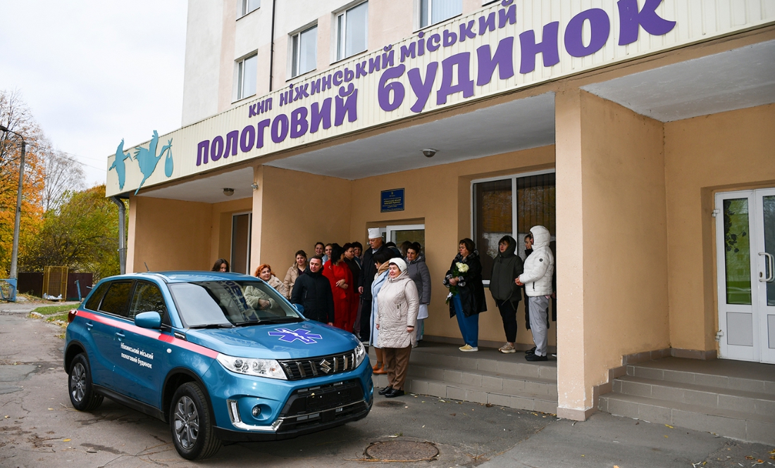 У громаді з'явилася автівка для ургентних лікарів. Щоб вчасно приймати пологи