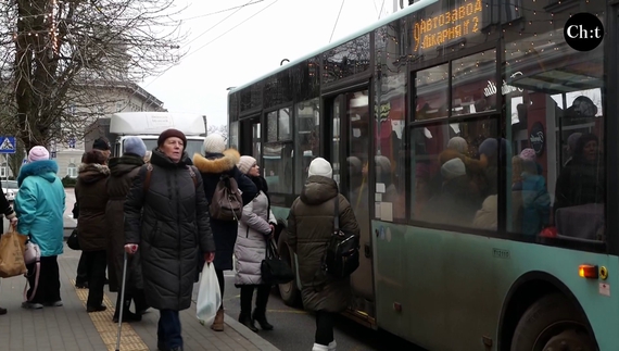 з 1 січня запроваджено для пільговиків і пенсіонерів транспортні картки