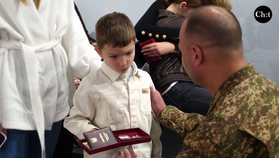 На урочистий захід прийшло багато родин із дітьми