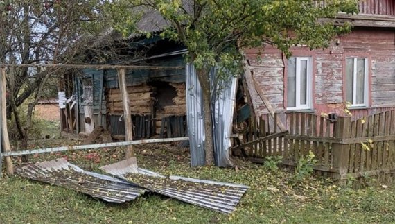 Будинок в Семенівці після артилерійського обстрілу. 13 жовтня 2026 року
