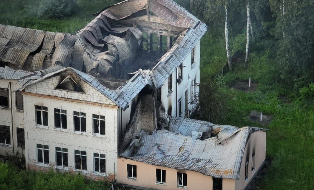 У прикордонній громаді показали розбомблене росіянами село