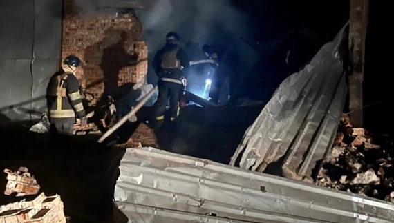 Пожежа після удару російського безпілотника. Чернігівщина, 11 березня 2026 року