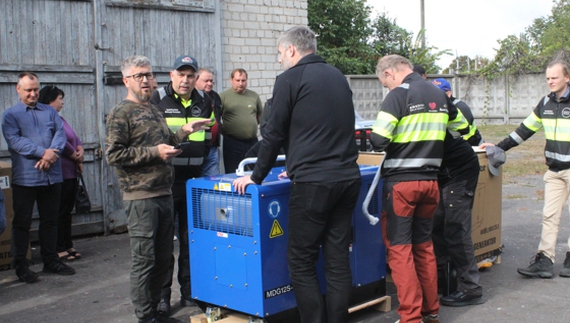 Школи Чернігівщини отримали генератори зі Швеції