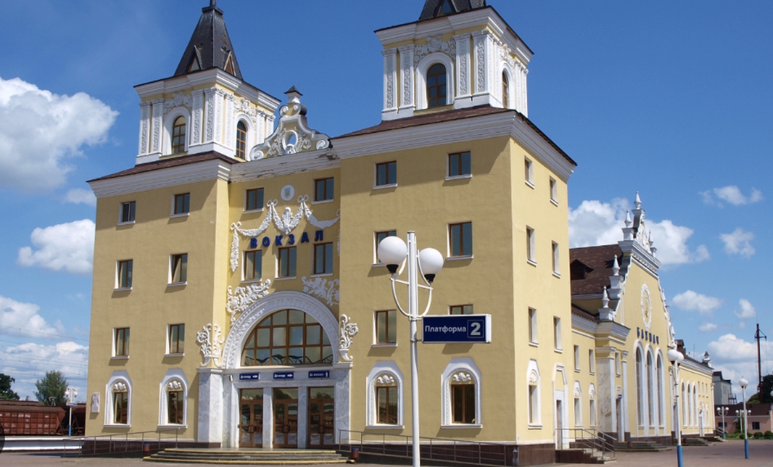 Залізничний вокзал у Бахмач