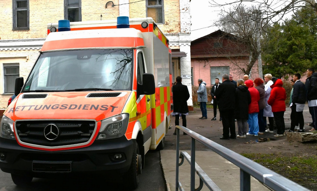 Ніжинська міська лікарня отримала нову автівку