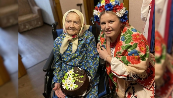 Олександра Губар ліворуч