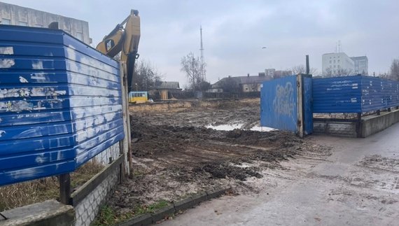 Будівництво поблизу Деснянської правди: хто будує і що кажуть у мерії
