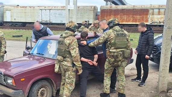 Наркобізнес на мільйон: на Чернігівщині затримали групу "закладчиків"