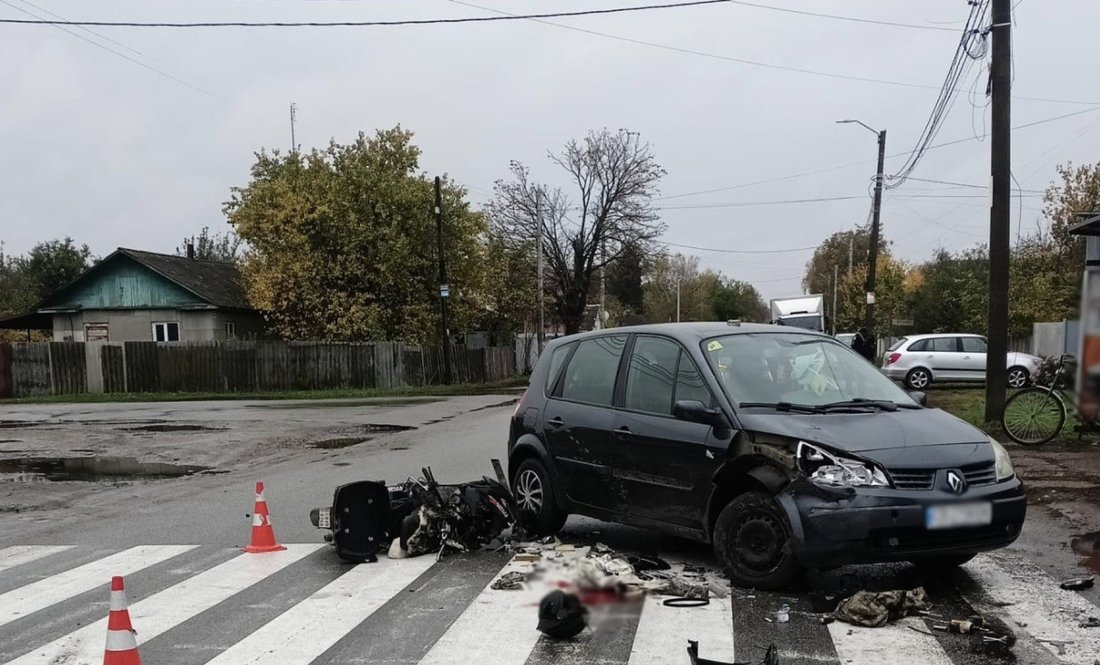Водій мопеда загинув: подробиці аварії у Мені. Фото Нацполіції