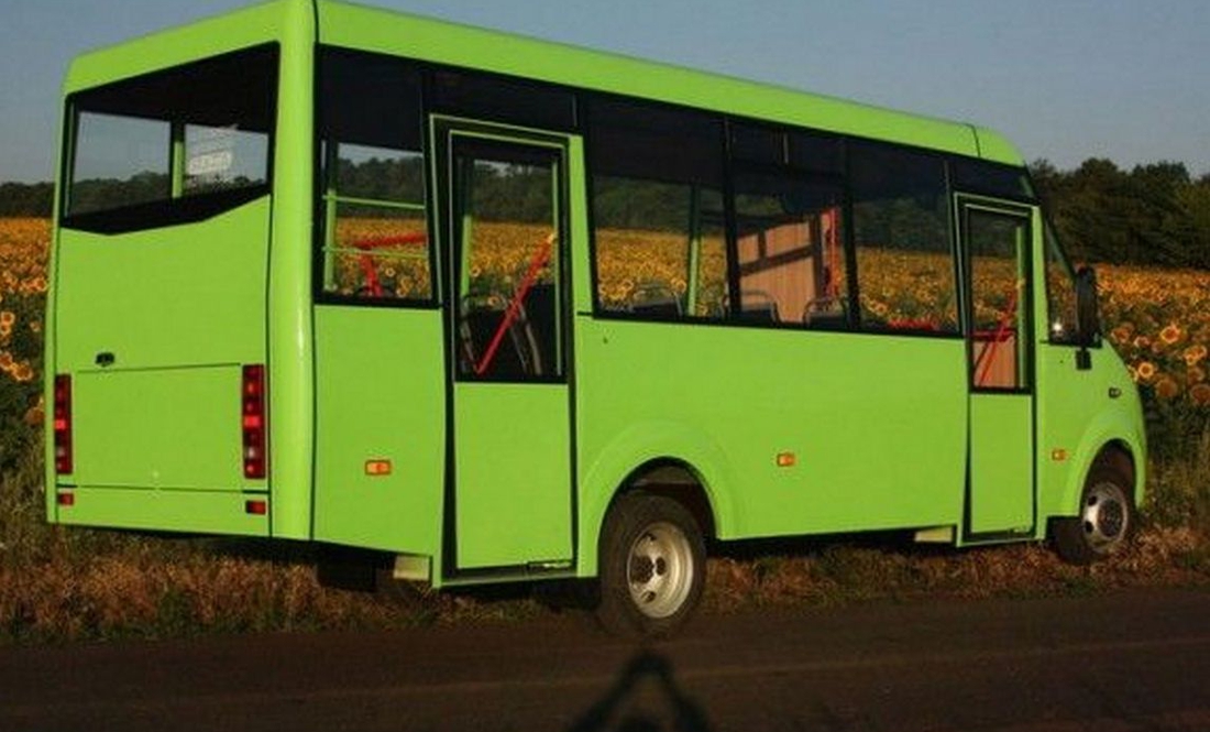 У громаді на Чернігівщині водій мопеда протаранив маршрутку