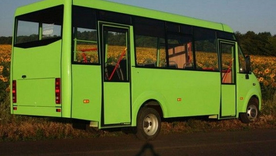 У громаді на Чернігівщині водій мопеда протаранив маршрутку