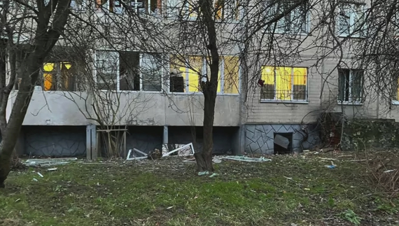 Вибиті вікна у будинку у Львові