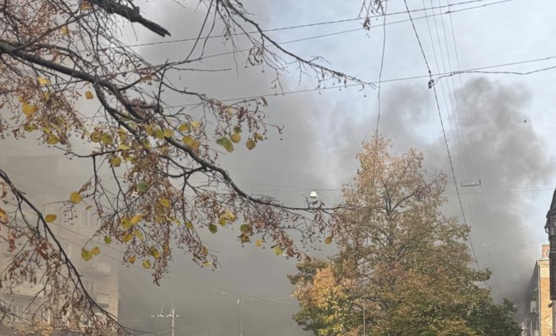 Російська ракета ударила по центру Чернігова