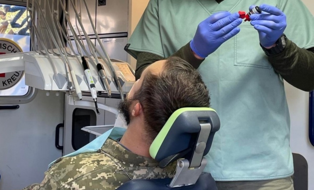 Ніжинська стоматполіклініка безкоштовно надаватиме послуги протезування військовим